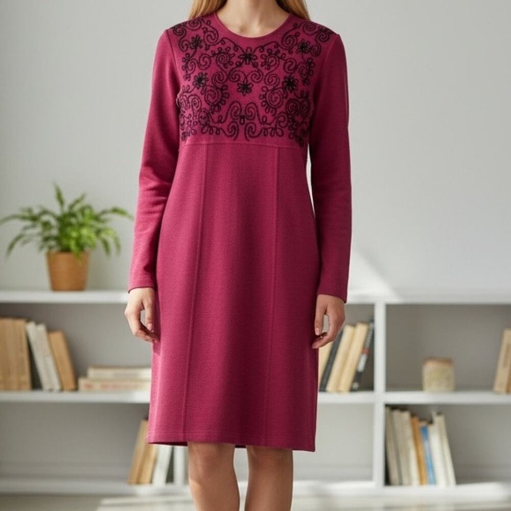 Vintage Outlander Size Medium Wool Blend Embroidered Knit Dress